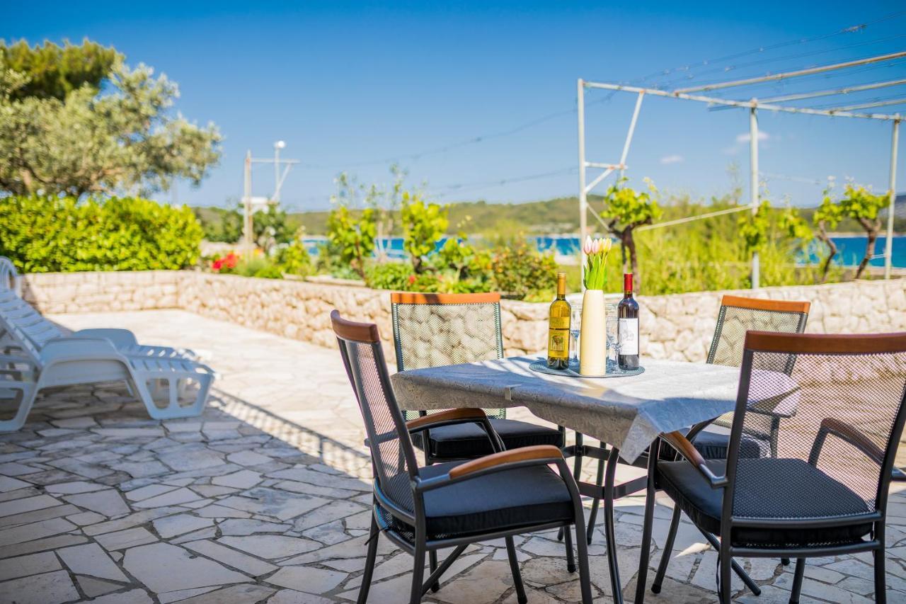 Apartment Kneze Račišće Dış mekan fotoğraf